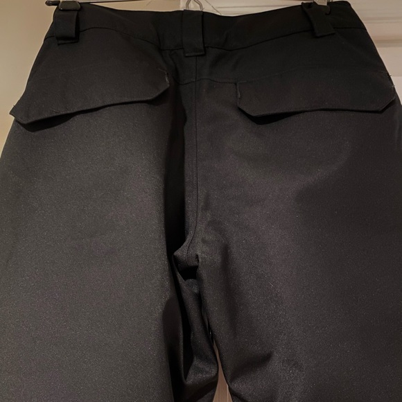 Under Armour Women's Black winter snow pants ❄️ - Picture 12 of 13